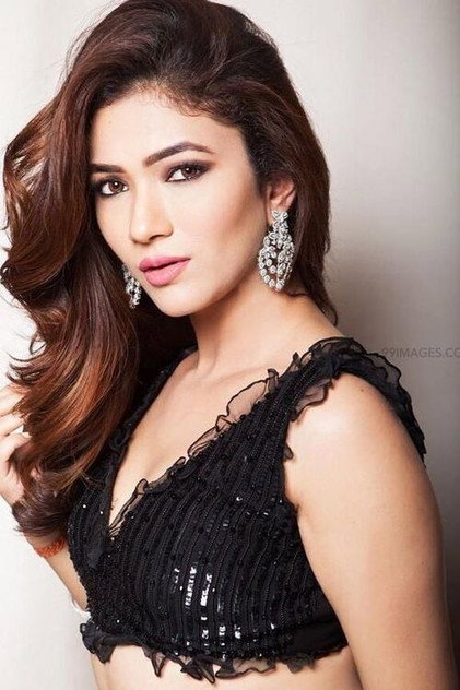 Ridhima Pandit as Priya Sawant