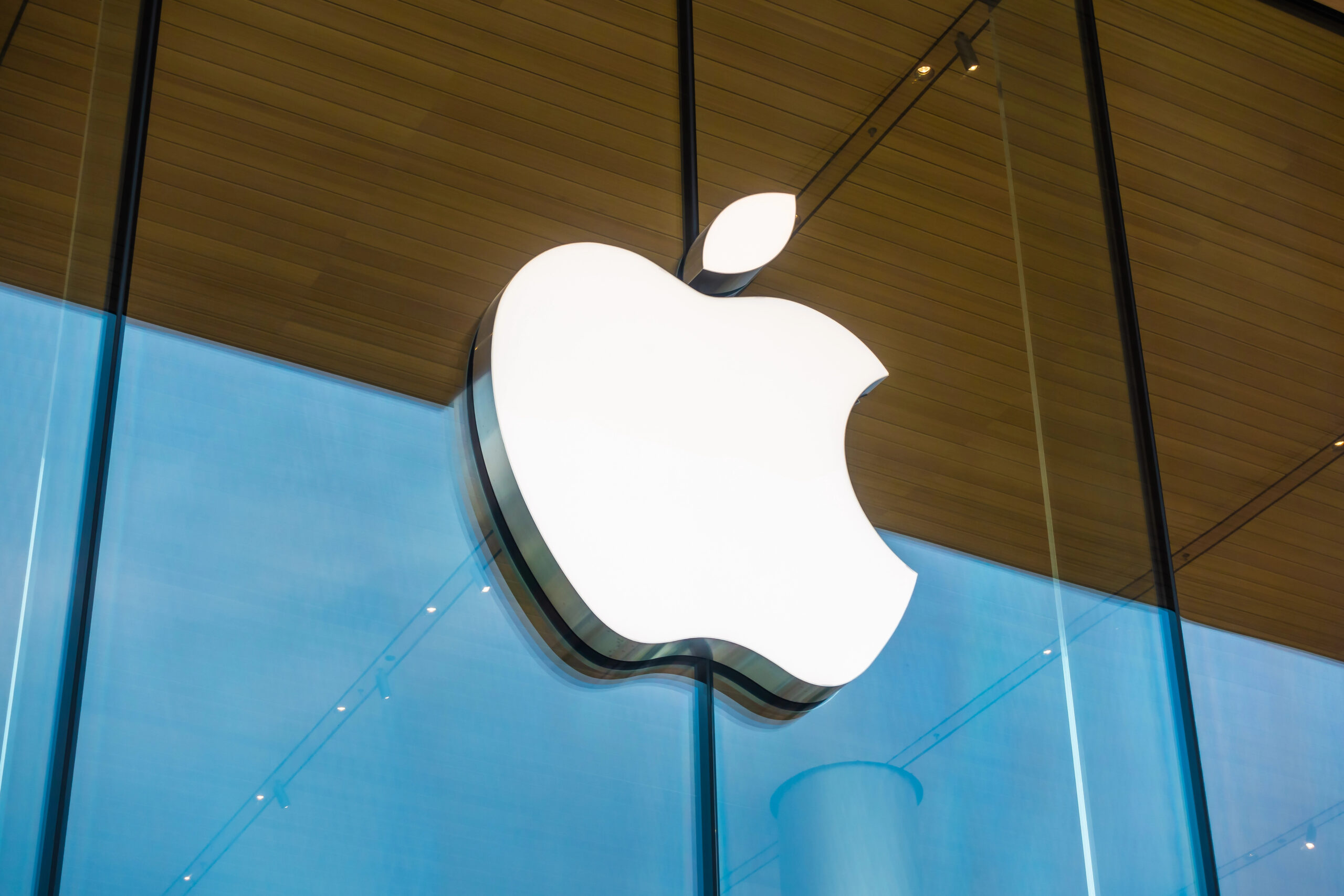 iPhone Duo：The Vergeのレビュー陣はAppleの折りたたみに惚れ込んだ——ただし手放すものは別