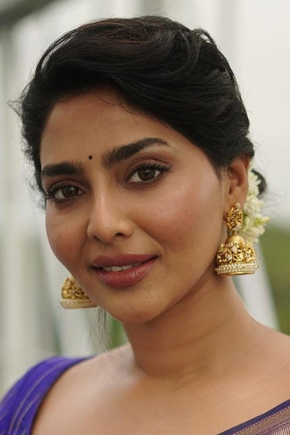 Aishwarya Lekshmi como Tara Krishnan