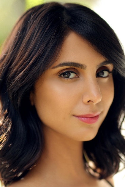 Anjli Mohindra como Tiffany Docherty