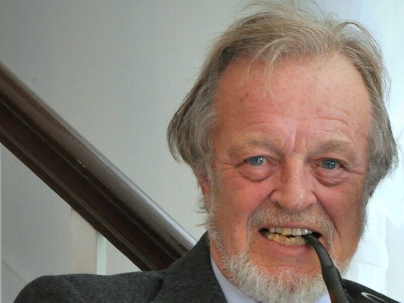 Bernard Cornwell, romancierul pe care o respingere de viză l-a transformat în legendă