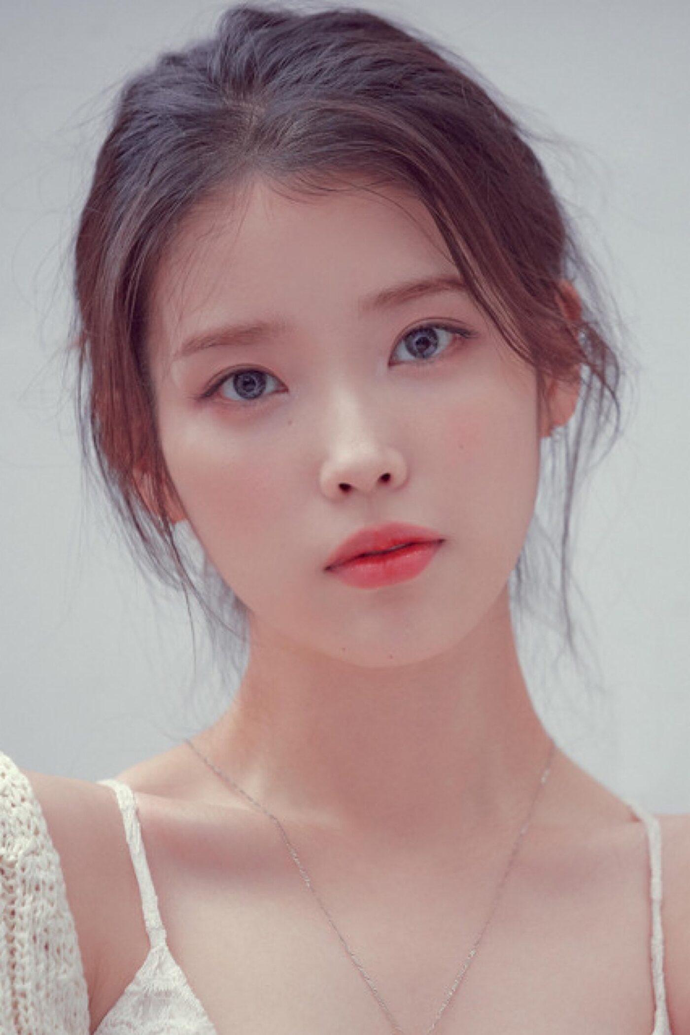 IU lança Unknown Planet, seu primeiro single solo desde a turnê HEREH