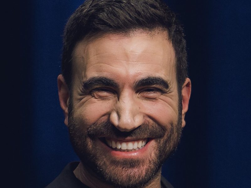 Brett Goldstein: o roteirista que continua indo além de Roy Kent