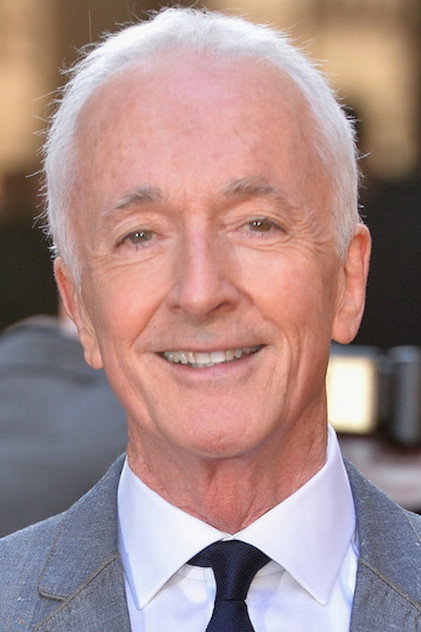 Anthony Daniels como C-3PO (voice)