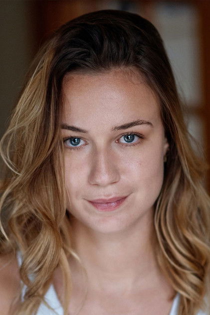 Zoé Marchal dans le rôle de Stéphanie