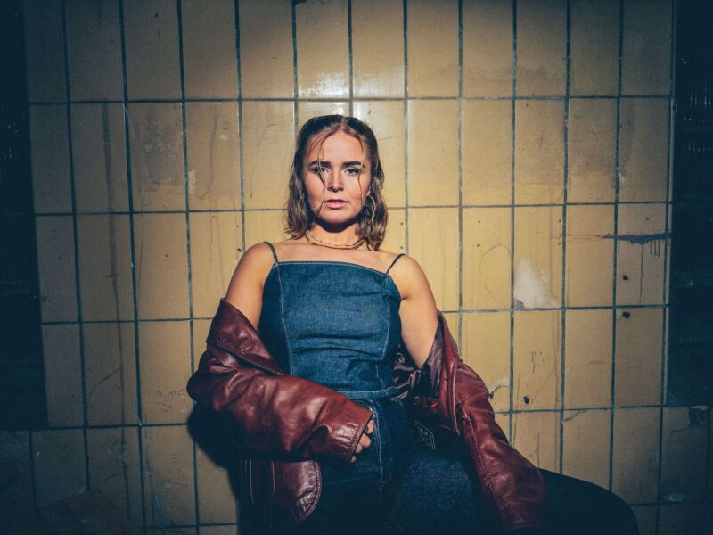 Carmie lleva la tradición confesional del country a un balcón de Aarhus en ‘Side B Stories’