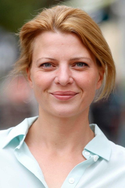 Jördis Triebel as Sonja