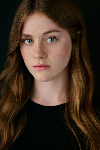 Khiyla Aynne como Jenny