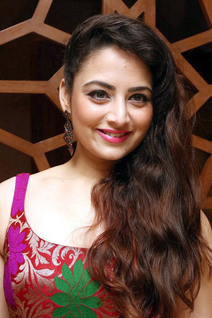 Zoya Afroz as Tabassum Khan