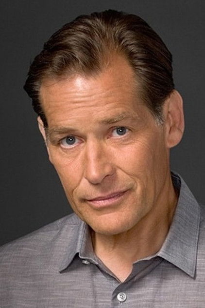 James Remar nel ruolo di Agent Cantrell