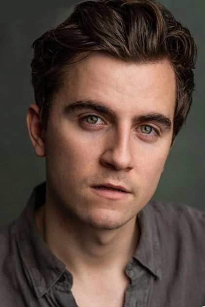Billy Harris como Puck (voice)