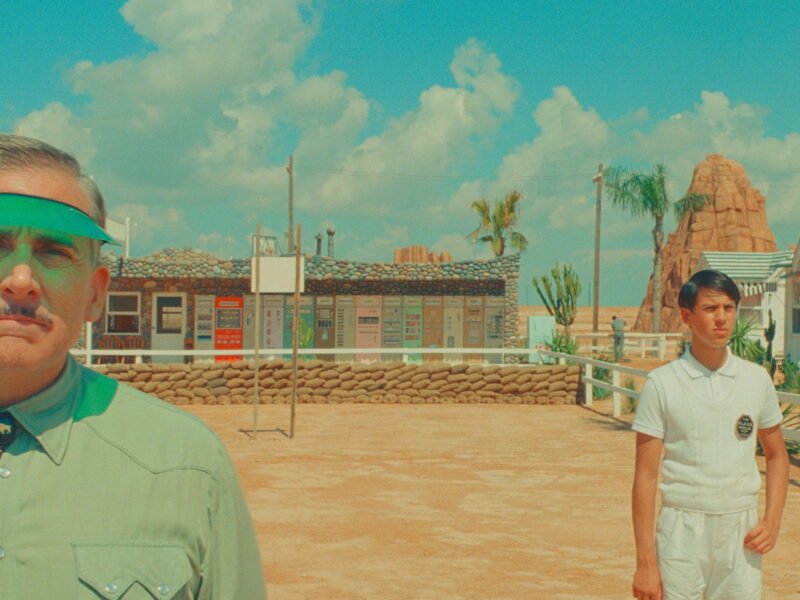 Asteroid City : le chaos méticuleux de Wes Anderson brille dans ce récit rétrofuturiste