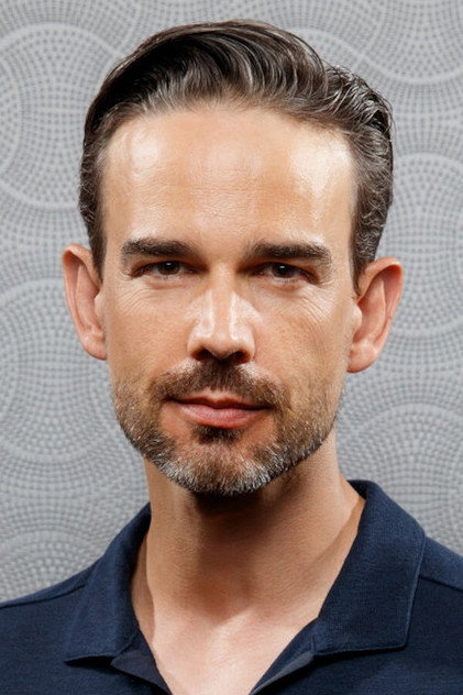 Christopher Gorham dans le rôle de Trevor Elliott