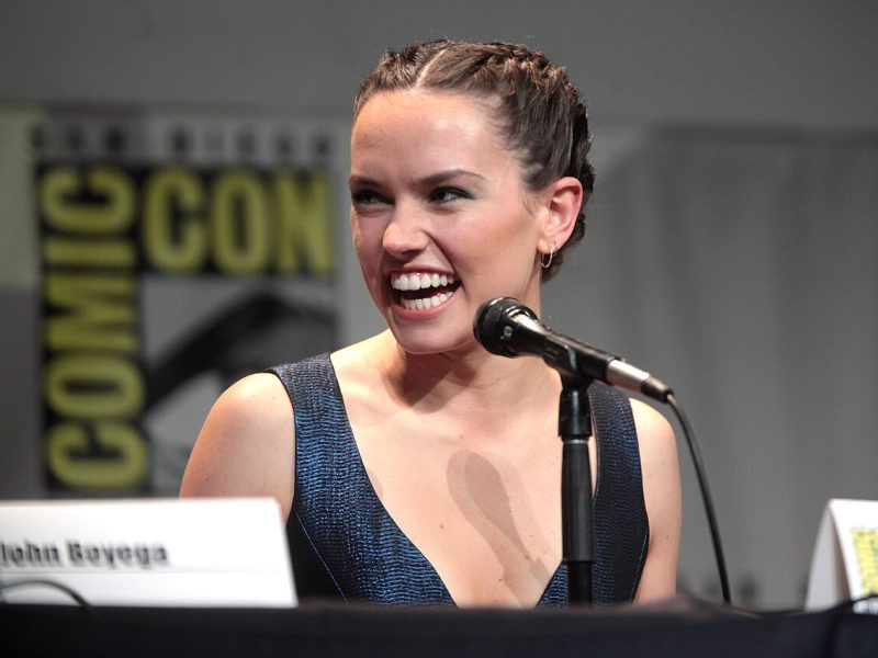 Daisy Ridley, la actriz que dejó a Rey en pausa para producir su propio cine