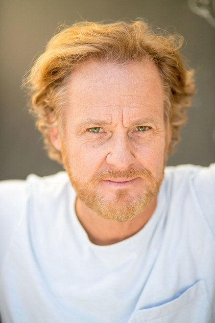 Paul Gleeson como Jason Mallinson