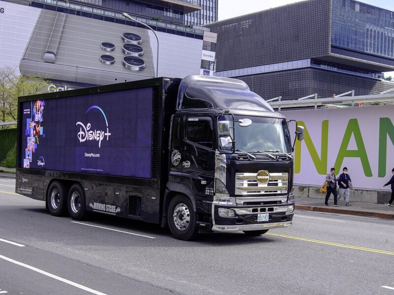 स्ट्रीमिंग मुनाफ़ा दोगुना होने के बाद Disney+ और Hulu ने दाम 13% बढ़ाए