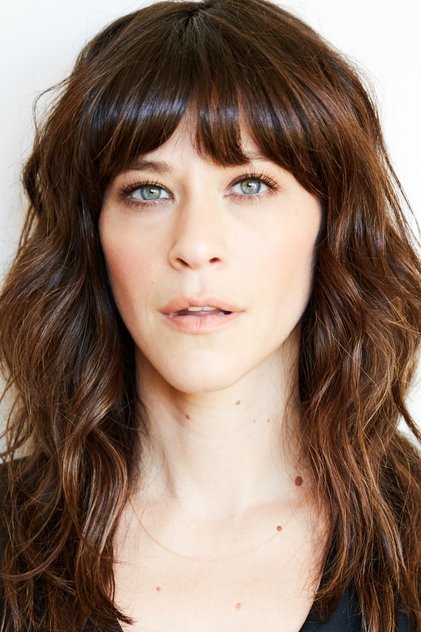 Jackie Tohn como Cara Brody