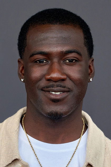Kwesi Boakye jako Ike E'Kong
