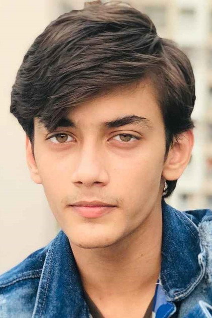 Rudra Soni como Pitamber
