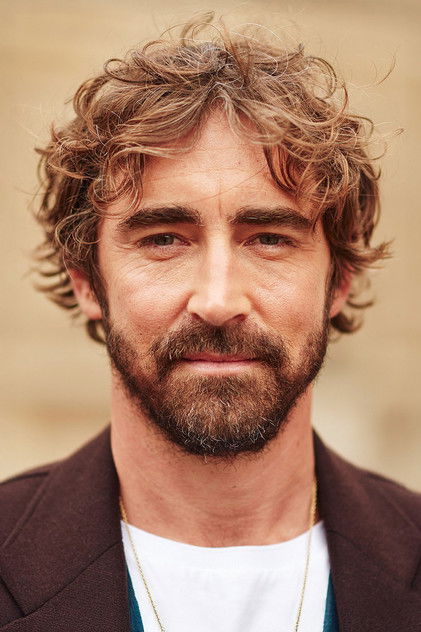 Lee Pace como Greg