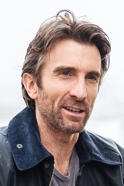 Sharlto Copley como Tiger