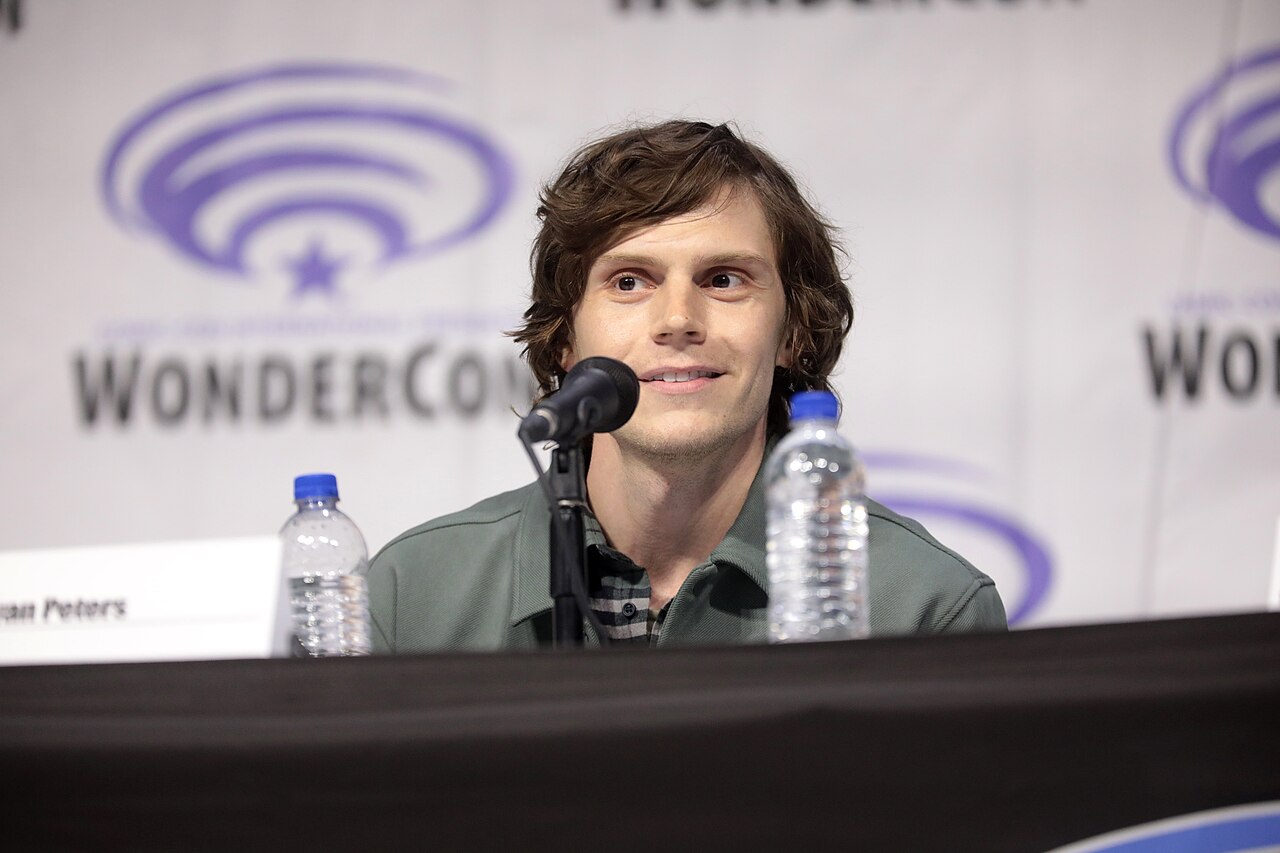 Evan Peters