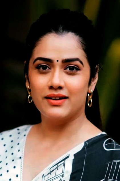 Girija Oak as Ishkra