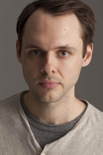 Christopher Denham como Ackerman