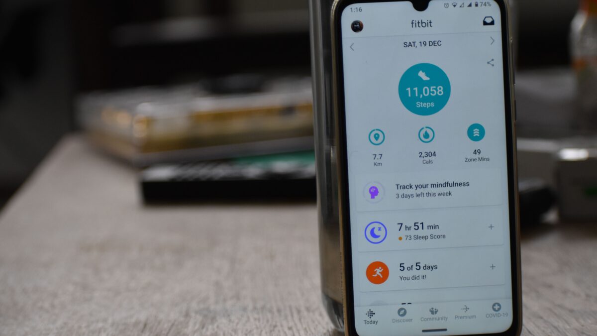 Le Fitbit Air arrive en Inde à 13 999 roupies, mais le coach IA reste payant