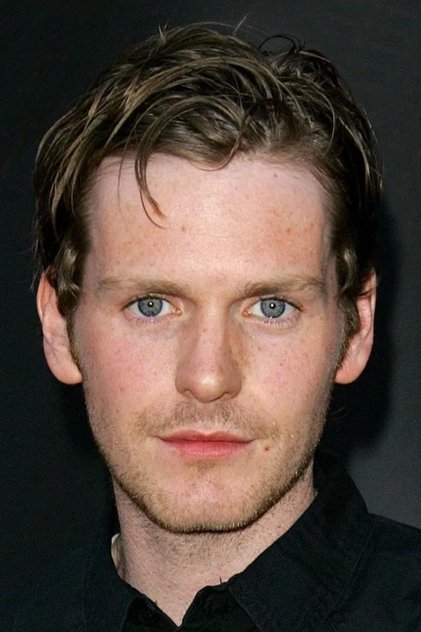 Shaun Evans como Elliot Glover