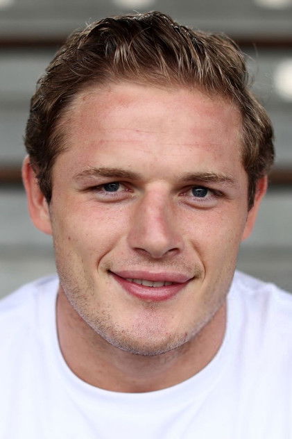 George Burgess como Letender