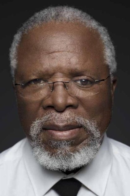 John Kani como Colonel Ulenga