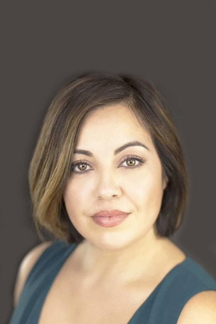 Alison Araya como Captain Rivera