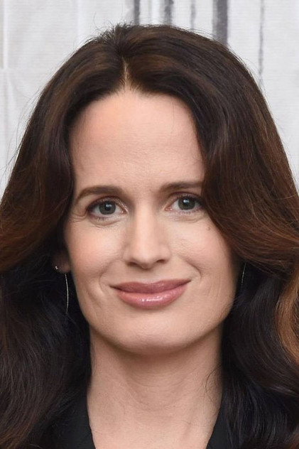 Elizabeth Reaser como Donna Shepard
