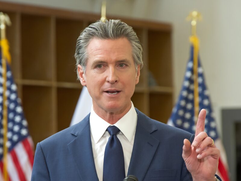 A Califórnia tenta trazer de volta os empregos de VFX, mas o crédito de pós-produção chega à mesa de Newsom sem verba