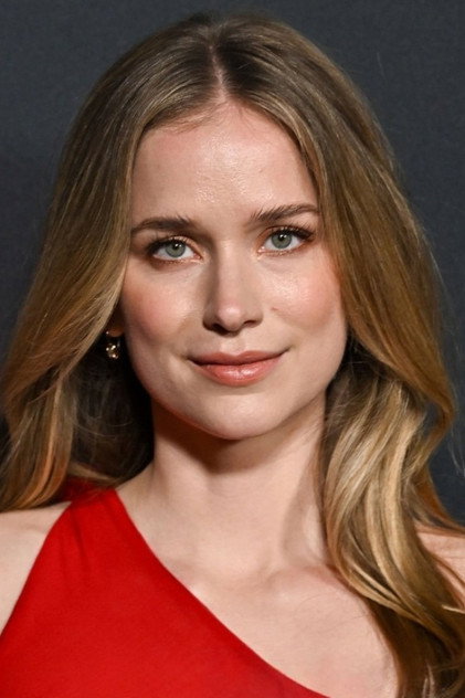 エリザベス・レイル（Elizabeth Lail） as バネッサ（Vanessa）