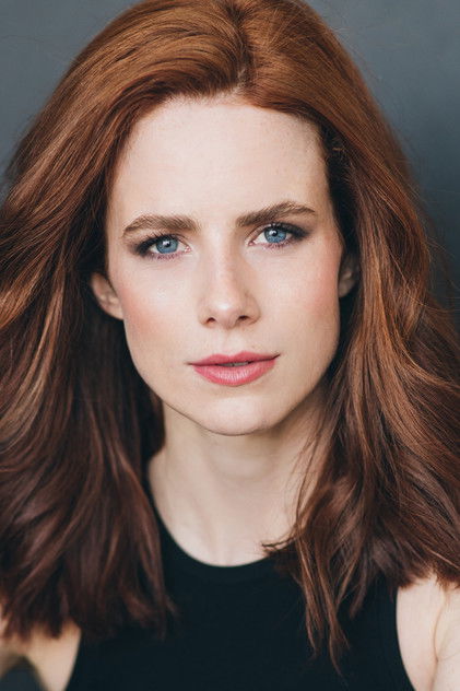 Clare McConnell dans le rôle de Carrie