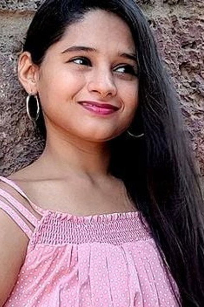 Mrunal Jadhav como Anu Salgaonkar