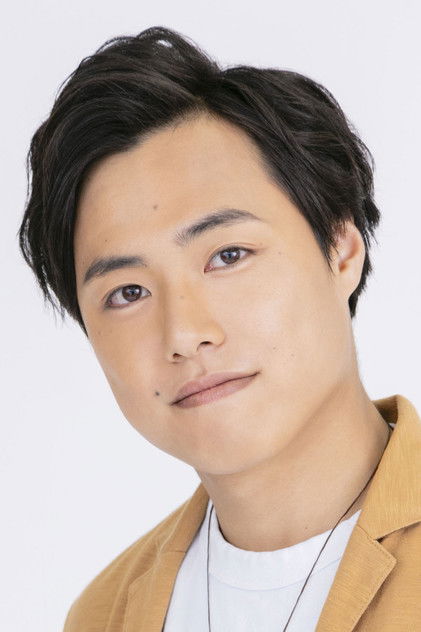 猪股慧士 dans le rôle de Yota Hino (voice)