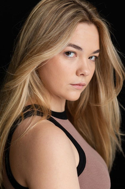 Chloe Guidry as Ines