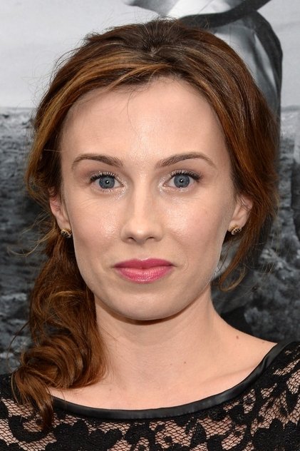 Wynn Everett como Tricia Yeager