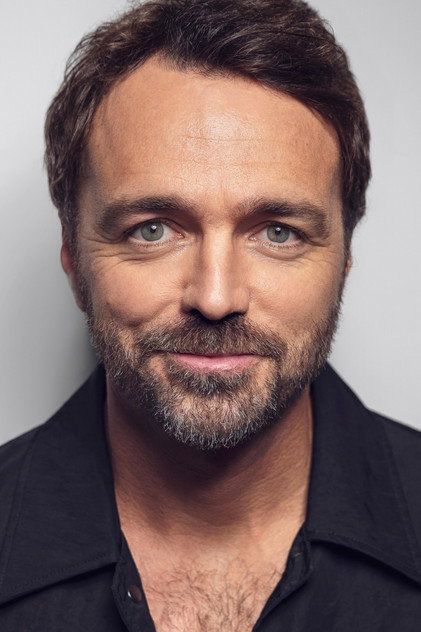 Seumus Sargent como Darren Burnell