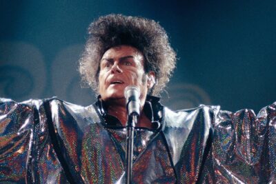 Hunting Gary Glitter su Netflix: i giornalisti che hanno inseguito una popstar in fuga per tre continenti