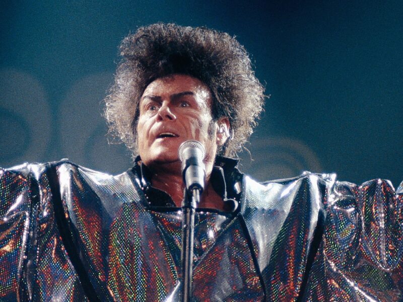«Tras los pasos de Gary Glitter»: Netflix y los periodistas que persiguieron a un depredador por tres continentes