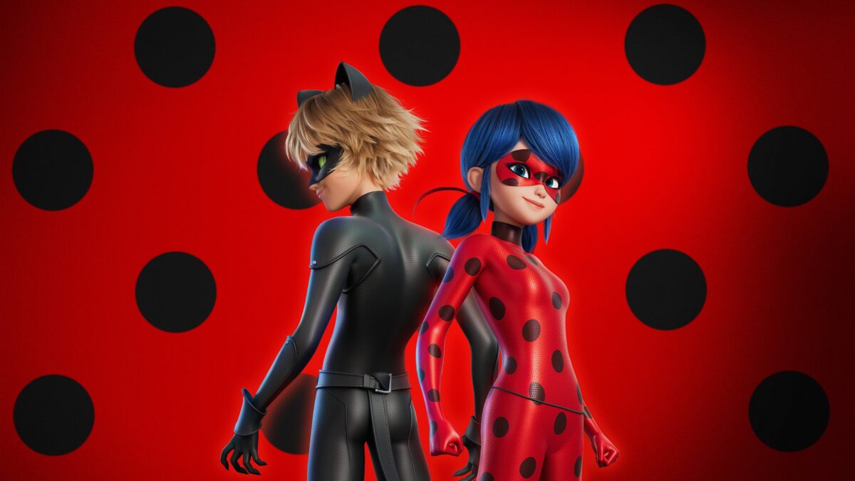 Miraculous: Ladybug & Cat Noir, The Movie — 화려한 영상미에도 뻔한 줄거리는 아쉽다