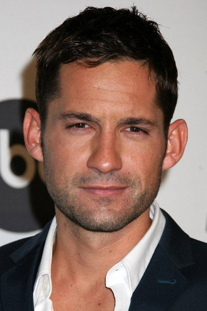 Enrique Murciano as Junior