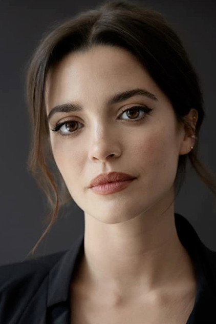 Joana Ribeiro como Mary