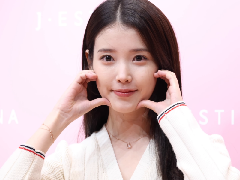 IU lanza Unknown Planet, su primer sencillo desde la gira mundial HEREH