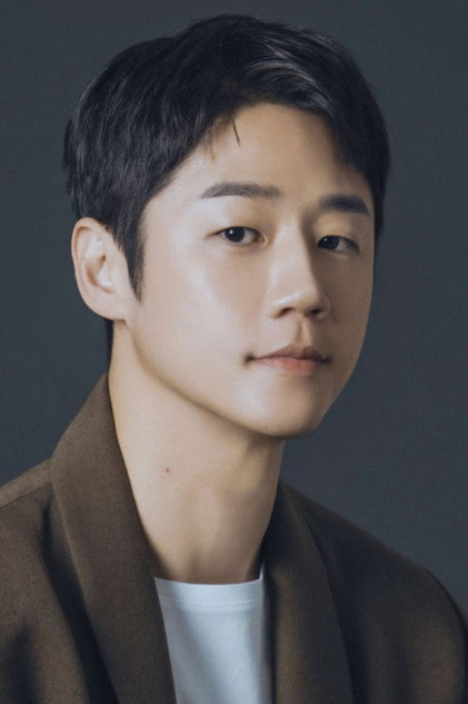 Jung Jun-won (Jung Jun-won) dans le rôle de 덕천 (Deok-cheon)