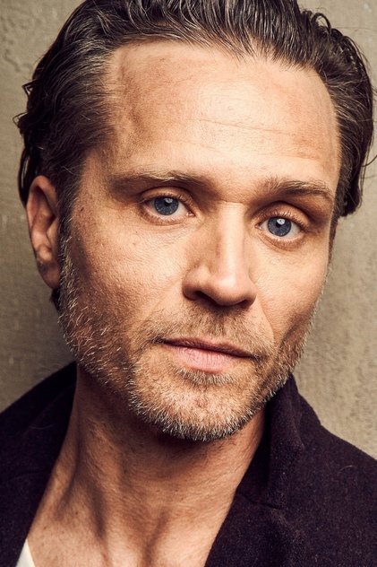 Seamus Dever as Lawrence Kane